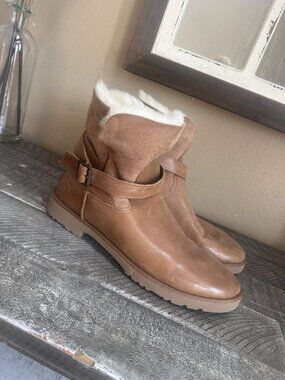 UGG Romley Buckle Boots  / Size 10 Women’s  (MSRP $170)